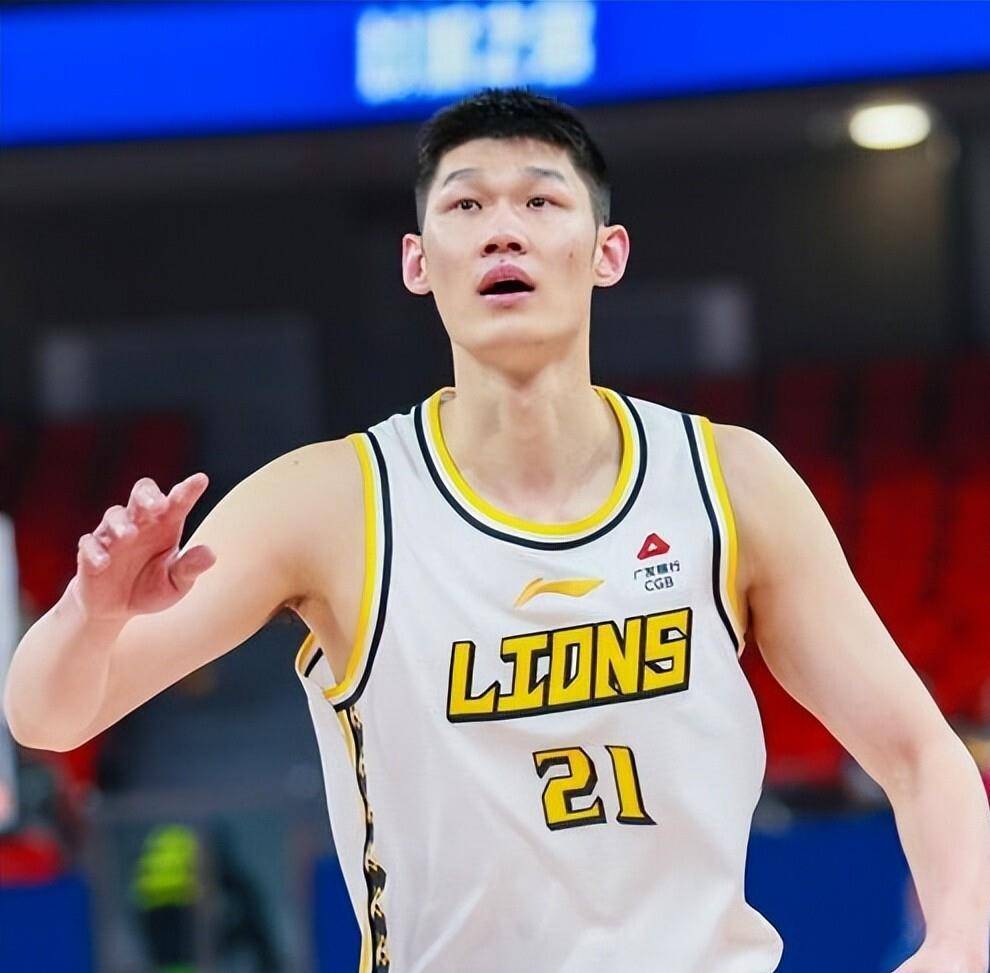 包含广厦男篮迎CBA常规赛关键赛，国际比赛日再遭质疑，球迷炸锅，更衣室氛围转暖的词条